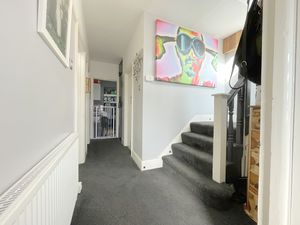 Merrilees Crescent- click for photo gallery